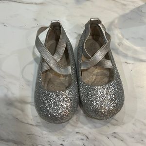 Toddler girl elastic strap, silver glitter, Mary Jane slip on ballet flat shoes